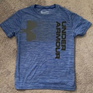 Under Armour Boys size Large Dri Fit T shirt